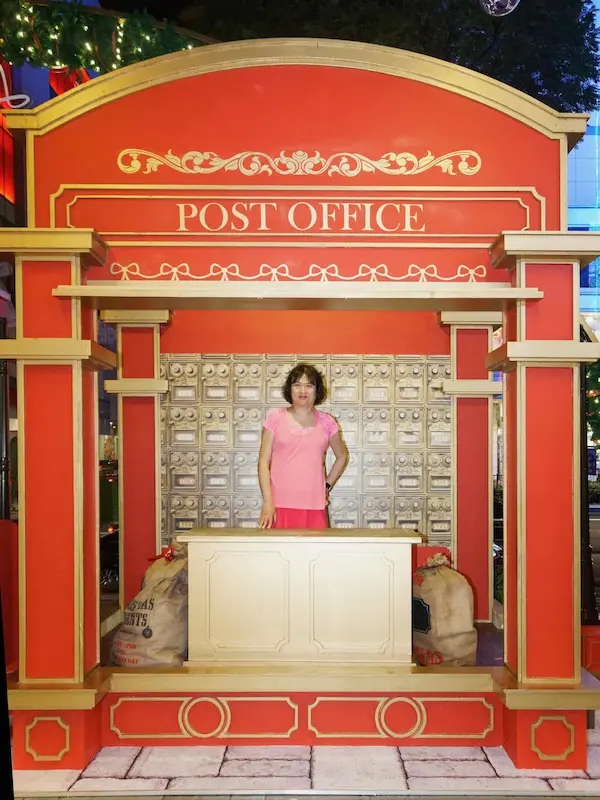 Chris, Post Office